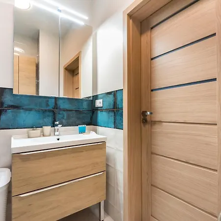 Apartment Wola Homely #88 By Bookinghost *